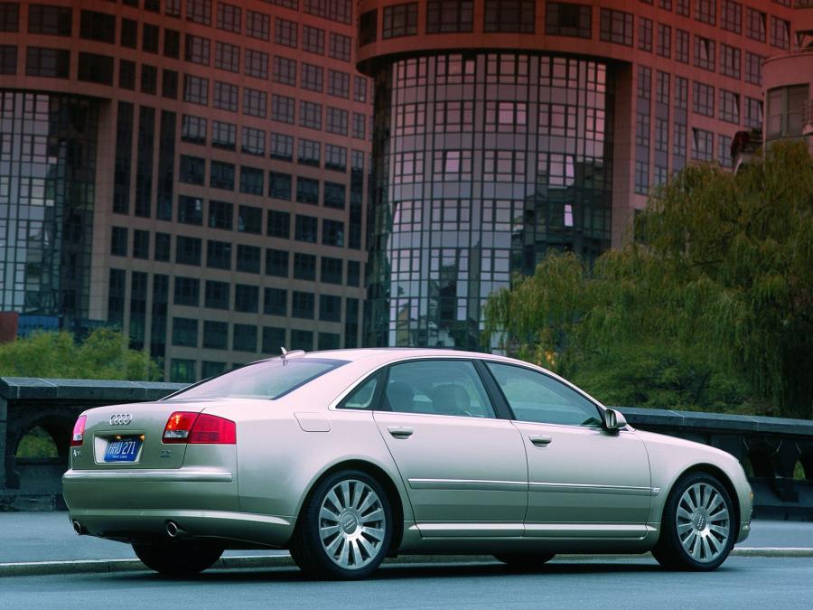  Audi A8 L 4.2 Quattro (D3) 2004 года  (NA) (фото 8 из 19)